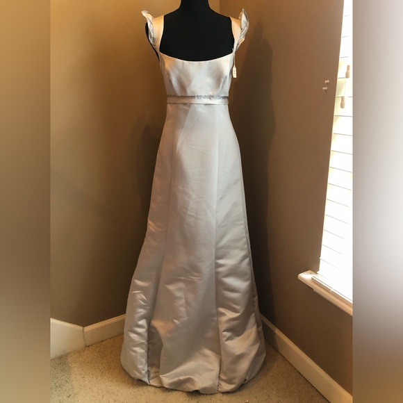 NWT - Vera Wang Formal Dress in Silver - Picture 1 of 9